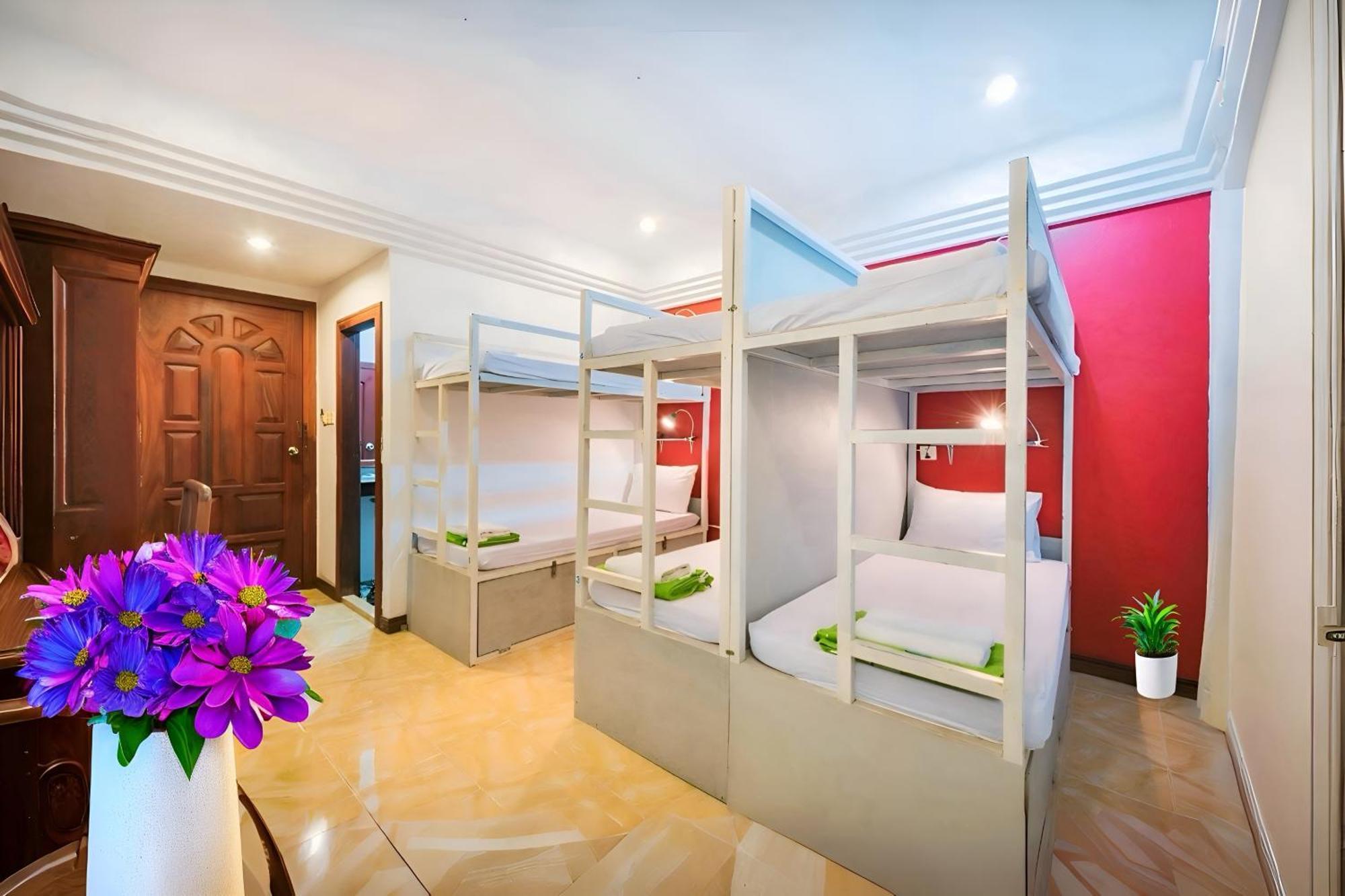 Vplus Hotel Сіємреап Екстер'єр фото