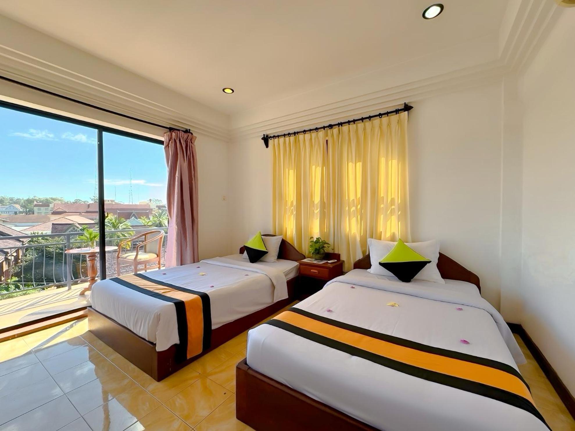 Vplus Hotel Сіємреап Екстер'єр фото